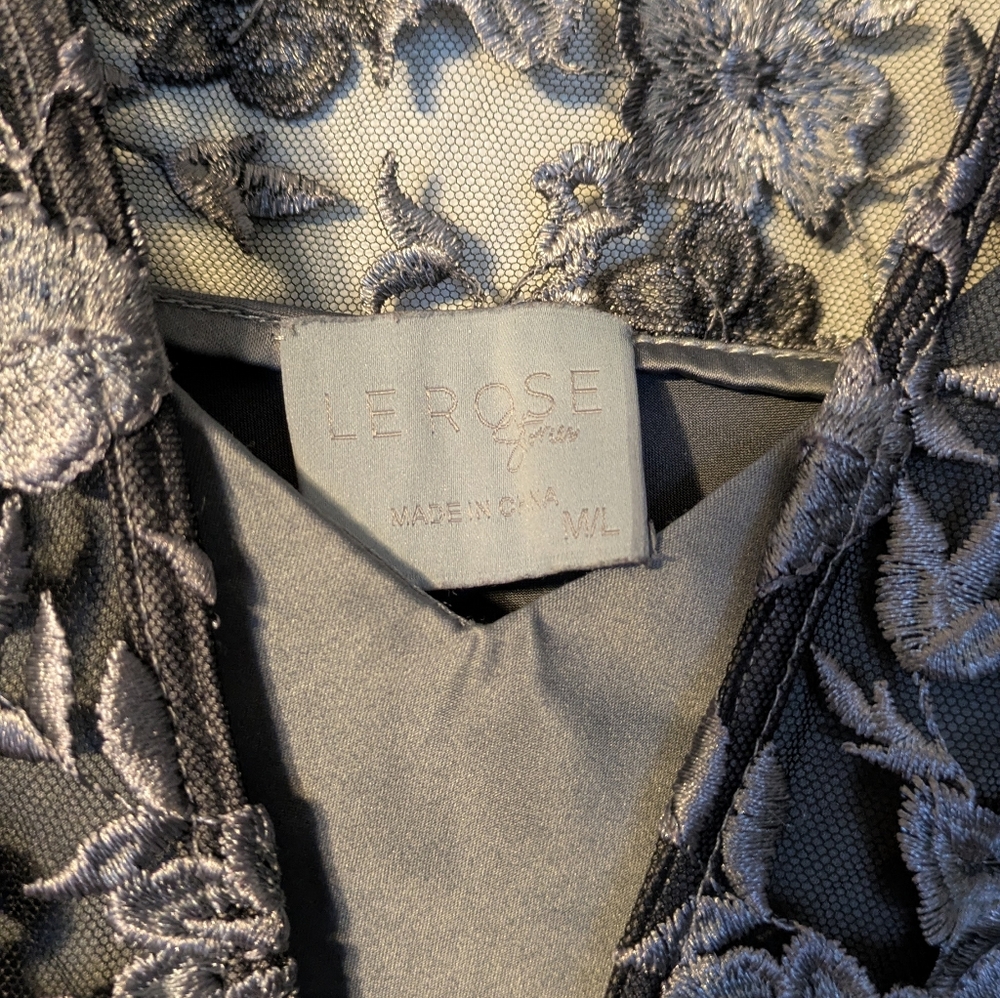 Le Rose Adele Robe - image 3